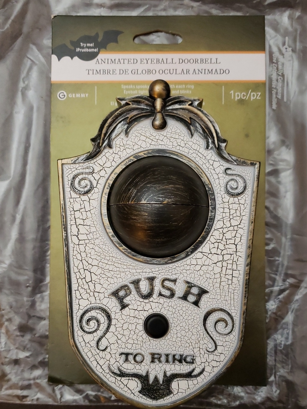 Halloween Eyeball Doorbell Decoration. Sound Effects. Lights Up.